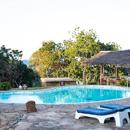 Ithumba Ngulia Safari Lodge מראה חיצוני תמונה