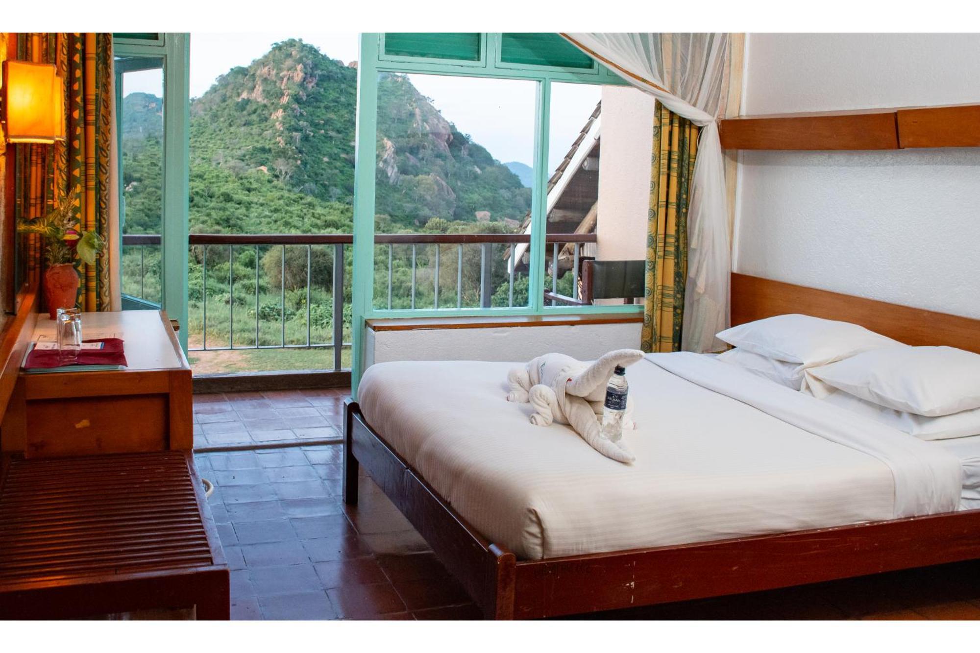 Ithumba Ngulia Safari Lodge מראה חיצוני תמונה