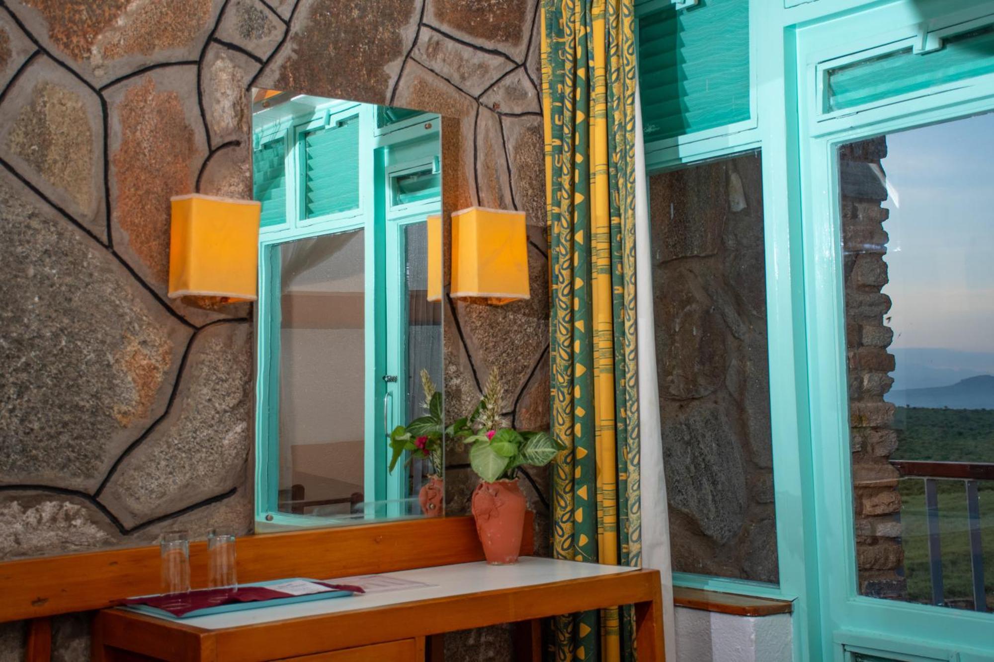 Ithumba Ngulia Safari Lodge מראה חיצוני תמונה