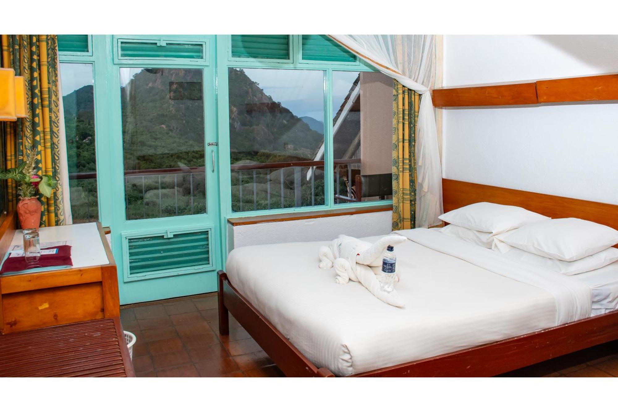 Ithumba Ngulia Safari Lodge מראה חיצוני תמונה