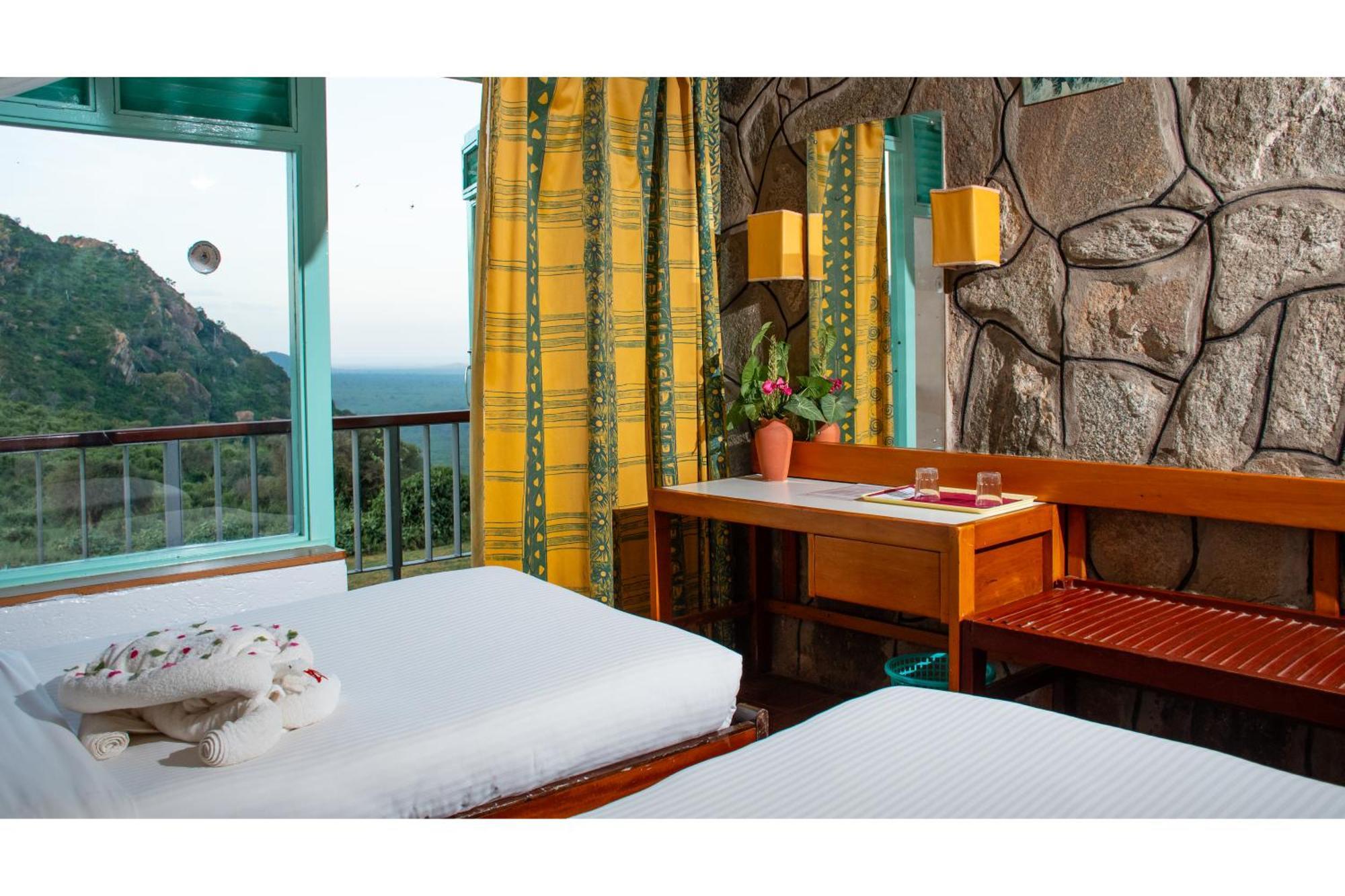 Ithumba Ngulia Safari Lodge מראה חיצוני תמונה
