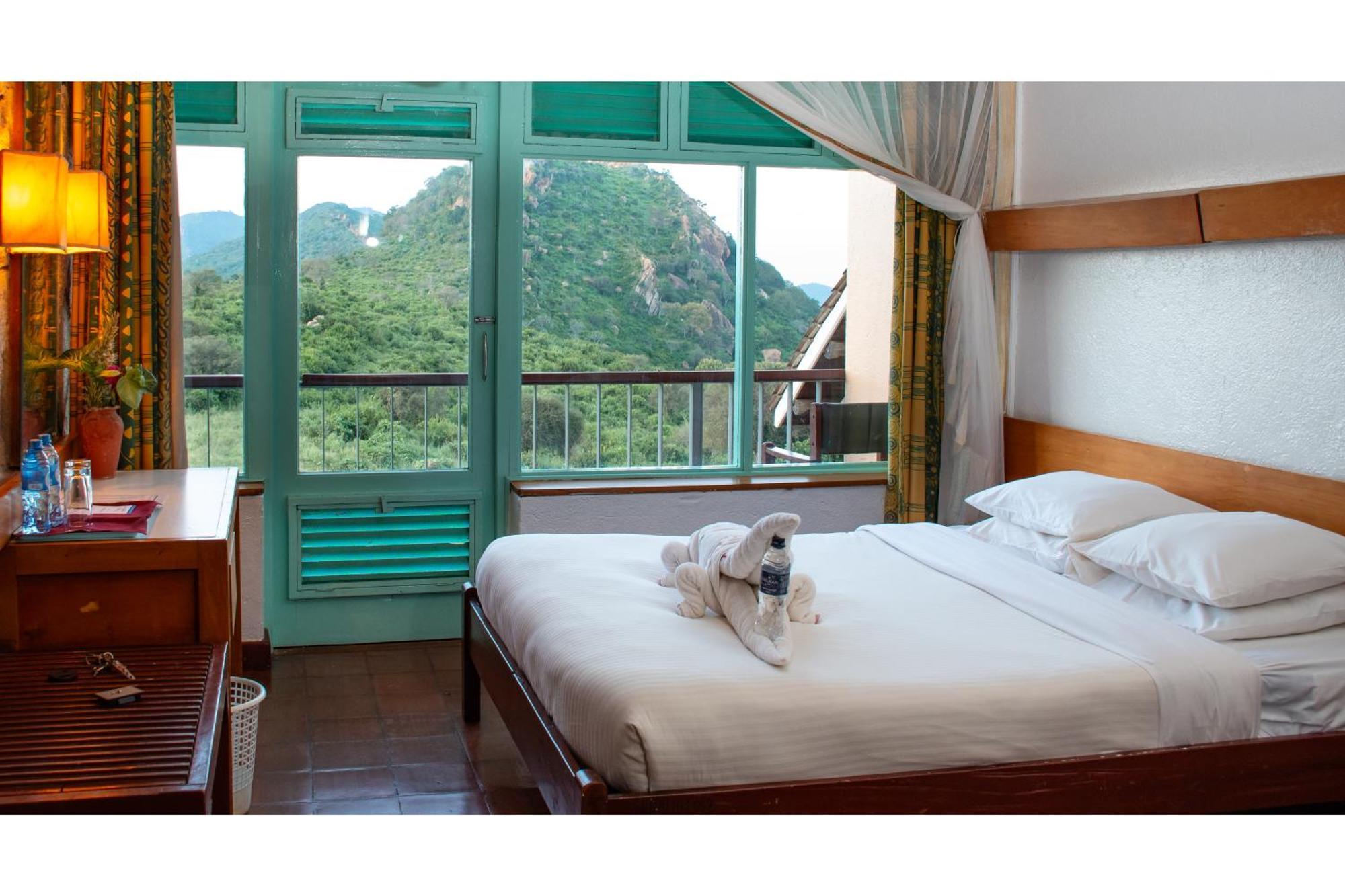 Ithumba Ngulia Safari Lodge מראה חיצוני תמונה