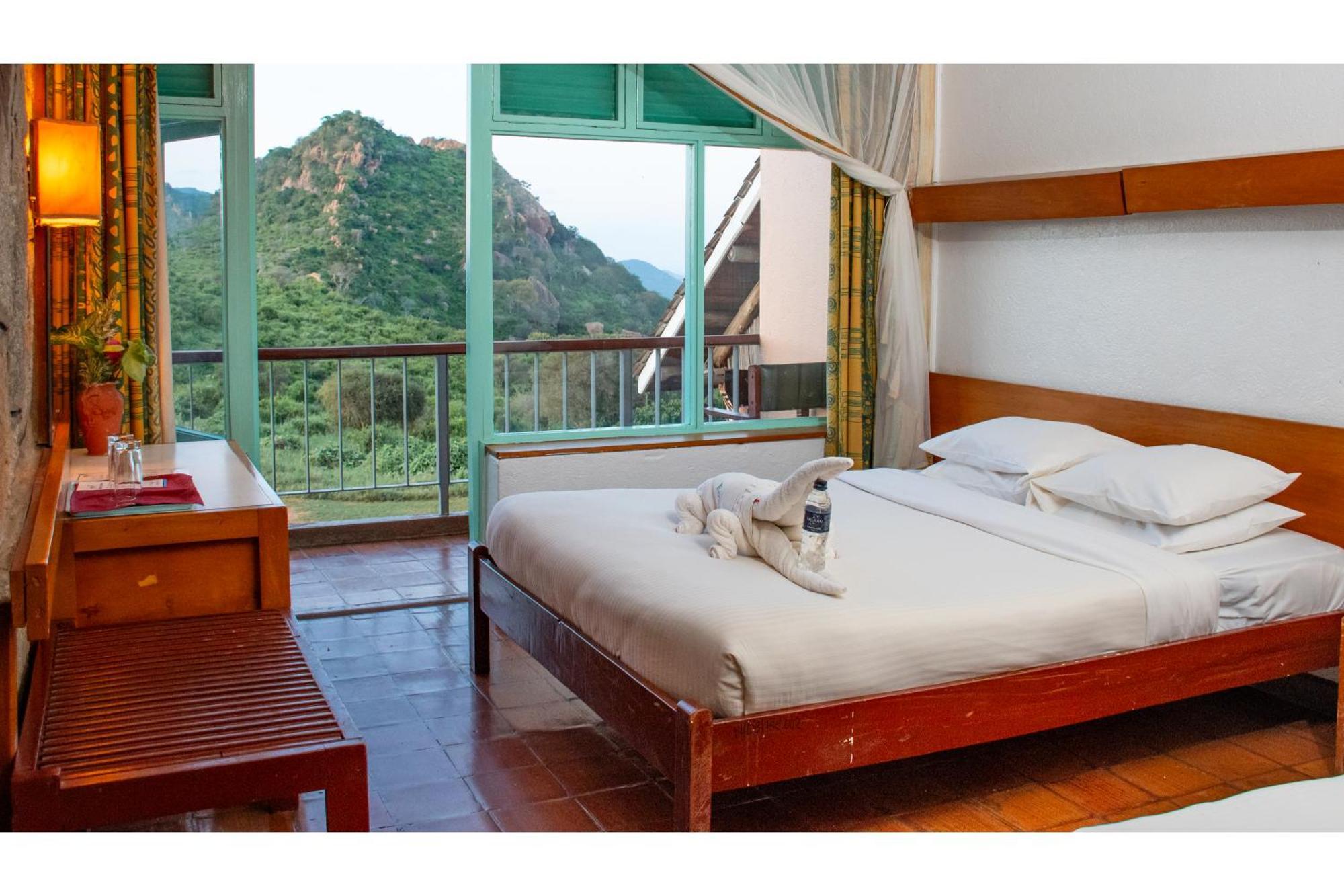 Ithumba Ngulia Safari Lodge מראה חיצוני תמונה