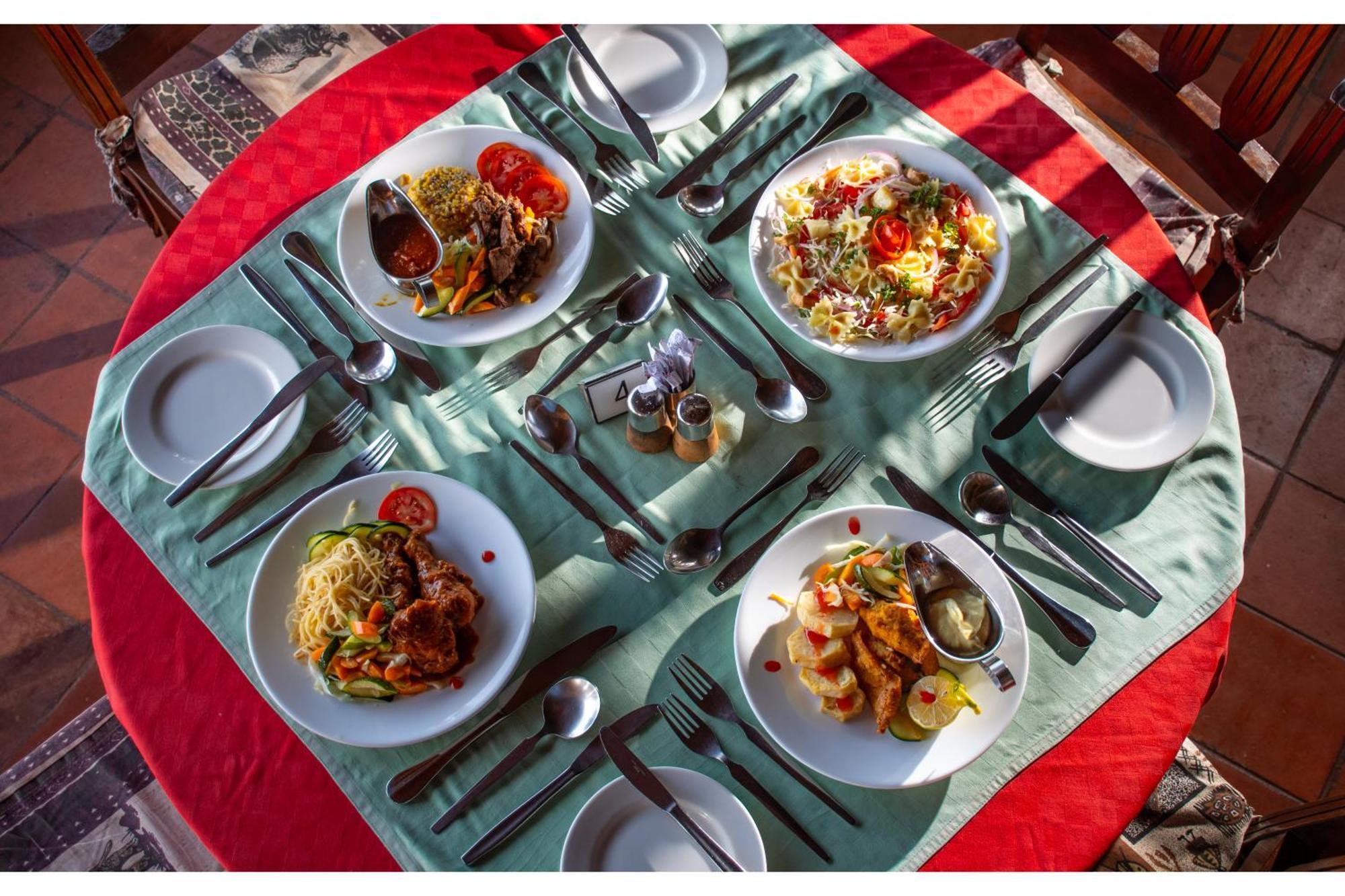 Ithumba Ngulia Safari Lodge מראה חיצוני תמונה