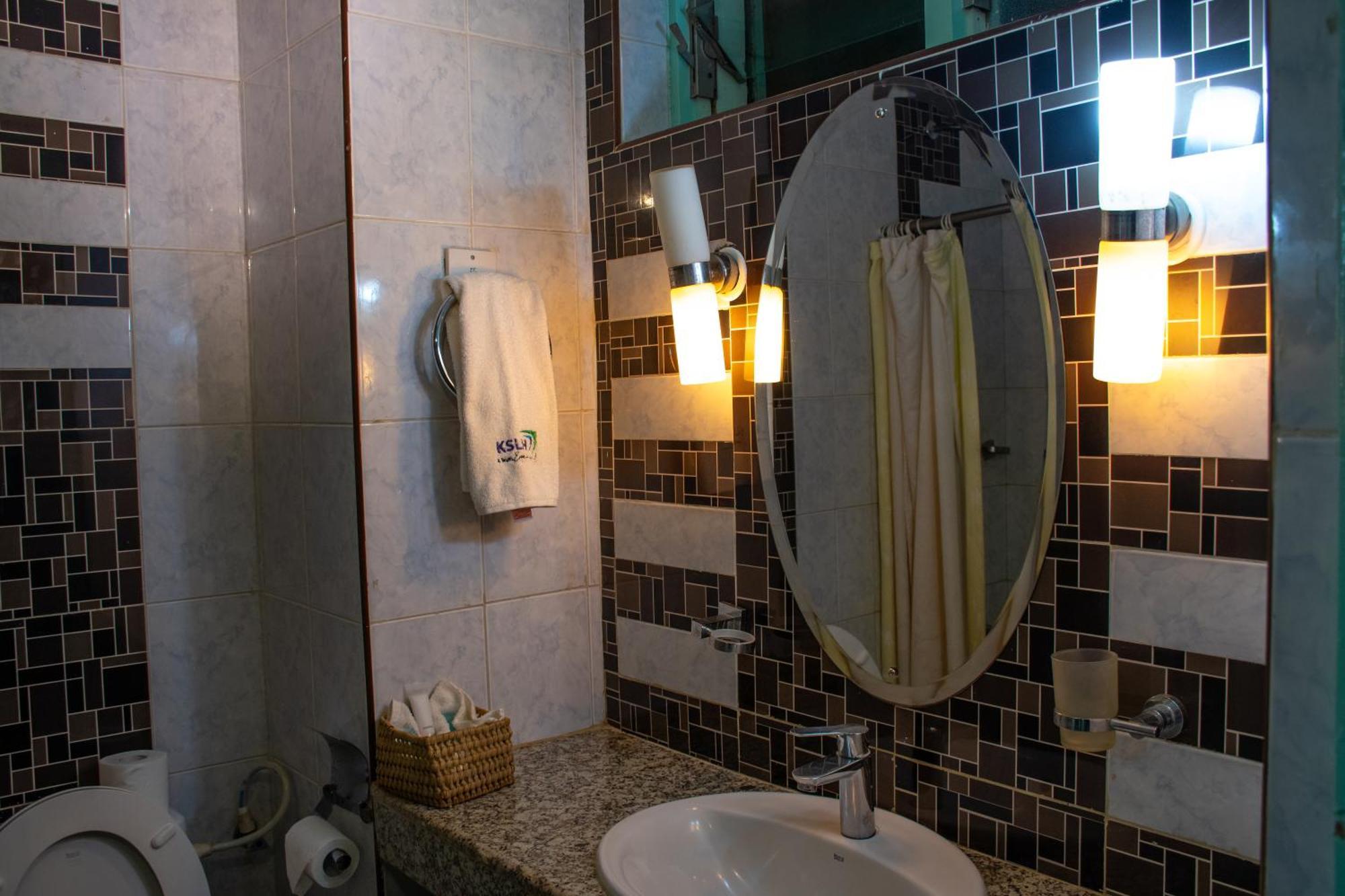 Ithumba Ngulia Safari Lodge מראה חיצוני תמונה